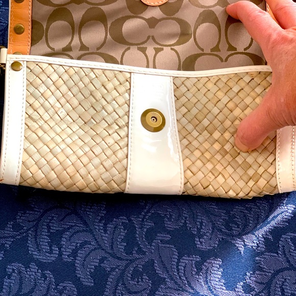 Coach clutch purse - Picture 4 of 6